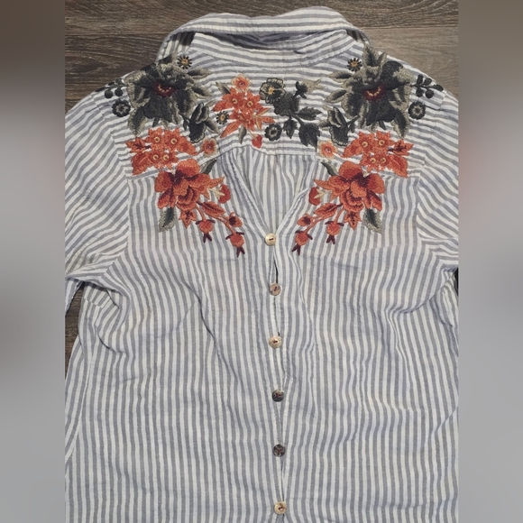 Johnny Was Workshop Button Down Shirt Lot of 2 Size Small - Picture 2 of 15